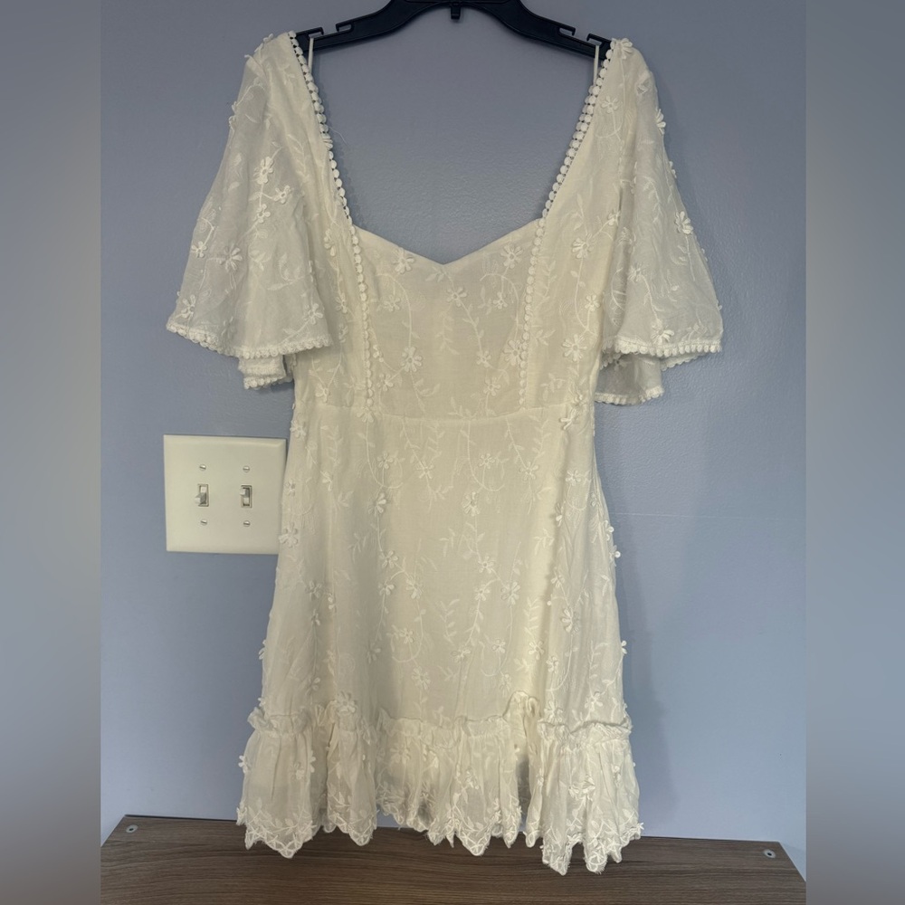 Showpo. Short White Dress Size 4